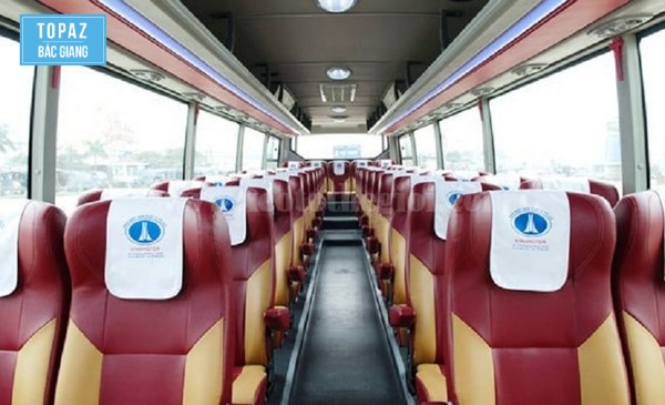 Nhà xe An Bình luôn tập trung vào việc cung cấp một chuyến đi an toàn và nhanh chóng cho hành khách